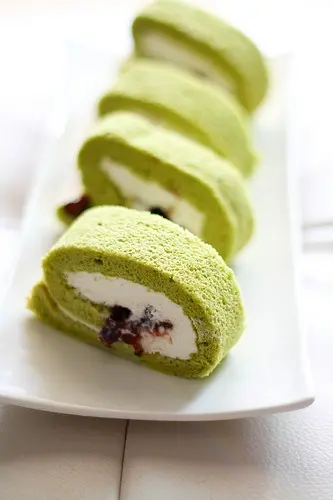 Matcha Azuki Roll Cake