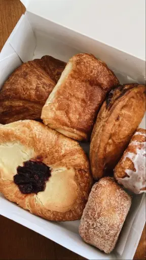Weekend Pastry Box (6 items)